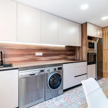 Modern Apartment Close To The City Center And Alhambra-3
